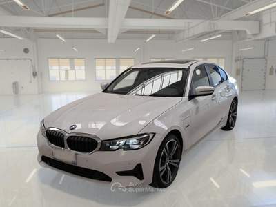 BMW Serie 3 330e BMW SERIE 3 330E BUSINESS ADVANTAGE AUTO 4 PORTE BERLINA usata Casei Gerola