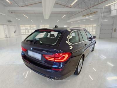BMW Serie 5 520d BMW SERIE 5 520D AUT BUSINESS TOURING STATION WAGON usata Pozzuoli