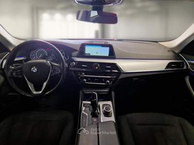 BMW Serie 5 520d BMW SERIE 5 520D AUT BUSINESS TOURING STATION WAGON usata Pozzuoli