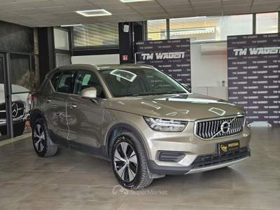 Volvo XC40 Volvo XC40  T4 Recharge Plug-in Hybrid automatico Essential Beige usata Pistoia