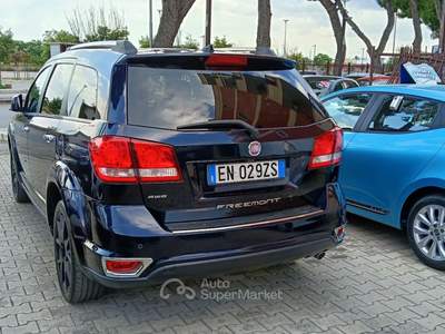 Fiat Freemont 2.0 MTJ-7 POSTI Blu/Azzurro usata Bisceglie