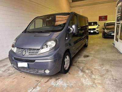 Renault Trafic 2.0 cdi  9 posti ! passo lungo ! Grigio usata Cinisello Balsamo