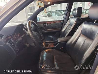 Mercedes-Benz Classe E Mercedes e 200 elegance Grigio usata Roma