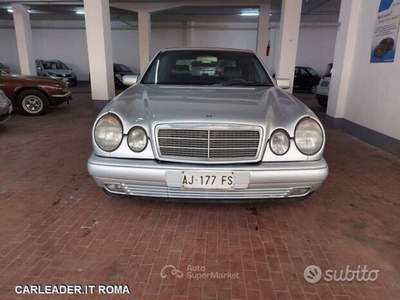Mercedes-Benz Classe E Mercedes e 200 elegance Grigio usata Roma