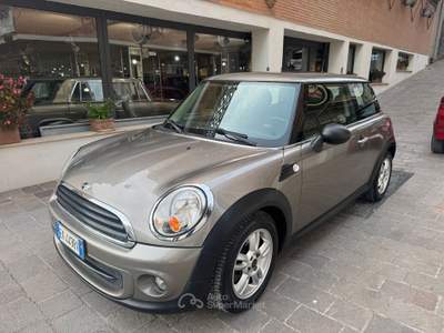 MINI 1.5 Cooper D Hype 5 One 1.6 16V One OK NEOPATENTATI Grigio usata Roma