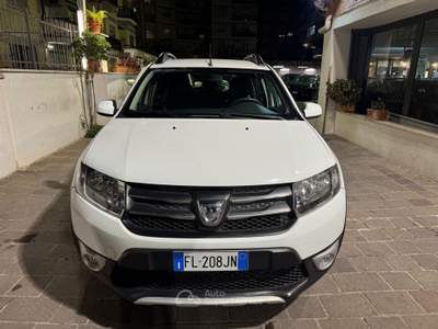 Dacia Sandero Stepway 1.5 dCi 8V 90CV Bianco usata Roma