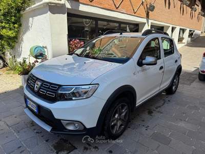 Dacia Sandero Stepway 1.0 TCe 100CV ECO-G 15th Ann Bianco usata Roma