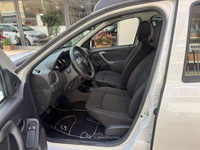 Dacia Duster S&S 4x2 GPL Laureate Rosso usata Roma