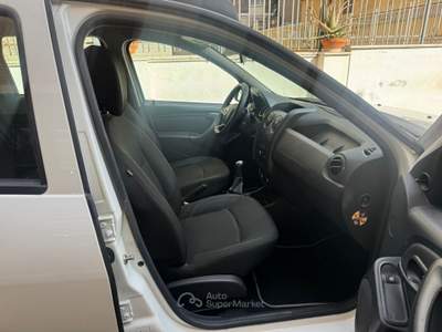 Dacia Duster S&S 4x2 GPL Laureate Rosso usata Roma