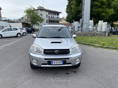 Toyota RAV4 RAV4 5p 2.0 d-4d 16v FL Argento usata Treviglio