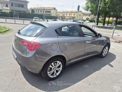 Alfa Romeo Giulietta 1.4 t. Distinctive 120cv Grigio usata Treviglio