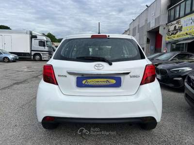 Toyota Yaris 1.0 5 porte Lounge My 2015 uniprop. Bianco usata Besozzo