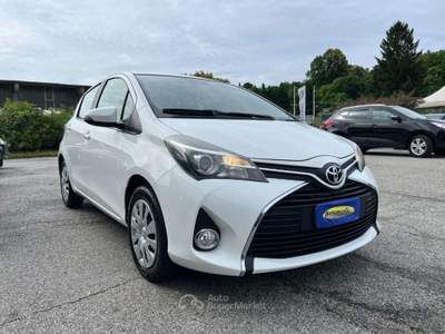 Toyota Yaris 1.0 5 porte Lounge My 2015 uniprop. Bianco usata Besozzo