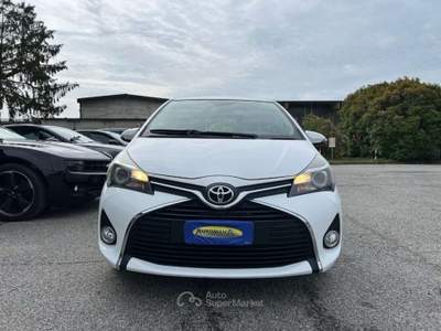 Toyota Yaris 1.0 5 porte Lounge My 2015 uniprop. Bianco usata Besozzo