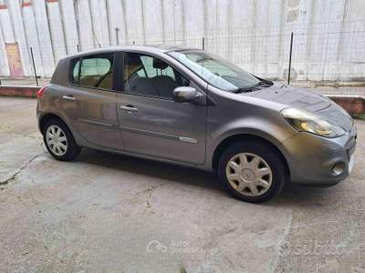 Renault Clio 5 porte Luxe ok neopatentat usata Porto Mantovano