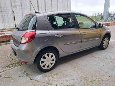 Renault Clio 5 porte Luxe ok neopatentat usata Porto Mantovano