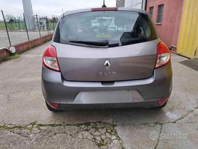 Renault Clio 5 porte Luxe ok neopatentat usata Porto Mantovano