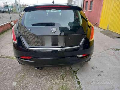 Lancia Delta DPF 105 CV Silver NEOPATENT usata Porto Mantovano