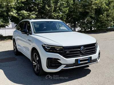 Volkswagen Touareg 3.0 V6 tdi Atmosphere R-Line Exterior Pack 286cv tiptronic Bianco usata Pianoro