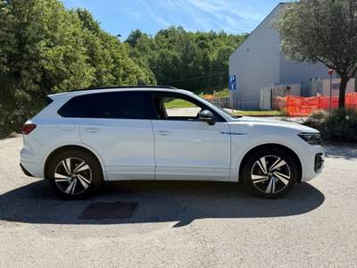 Volkswagen Touareg 3.0 V6 tdi Atmosphere R-Line Exterior Pack 286cv tiptronic Bianco usata Pianoro