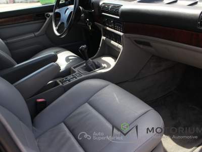 BMW Serie 7 728i 184 CV Rosso usata Napoli