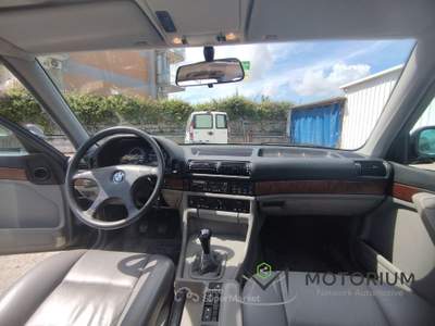 BMW Serie 7 728i 184 CV Rosso usata Napoli