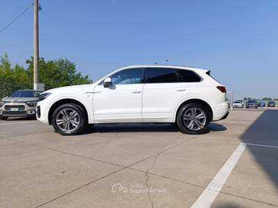 Volkswagen Touareg 3.0 V6 tdi Advanced R-Line Exterior Pack 231cv tiptronic Bianco usata Verona