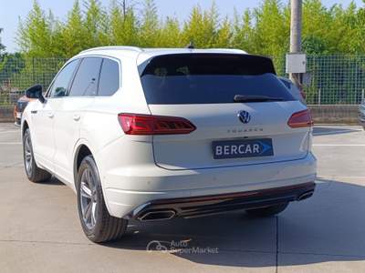 Volkswagen Touareg 3.0 V6 tdi Advanced R-Line Exterior Pack 231cv tiptronic Bianco usata Verona