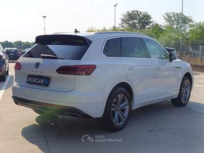 Volkswagen Touareg 3.0 V6 tdi Advanced R-Line Exterior Pack 231cv tiptronic Bianco usata Verona