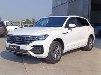 Volkswagen Touareg 3.0 V6 tdi Advanced R-Line Exterior Pack 231cv tiptronic Bianco usata Verona