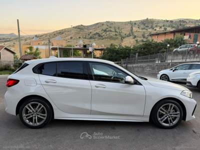 BMW Serie 1 118d 118d 5p. Business M-SPORT Bianco usata SANTA MARIA NUOVA