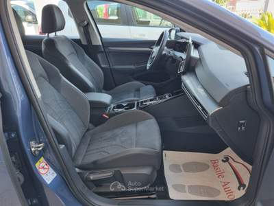 Volkswagen Golf DSG SCR Style Blu/Azzurro usata Altamura