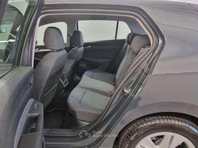 Volkswagen Golf 1.0 eTSI EVO DSG Life Grigio usata Erba