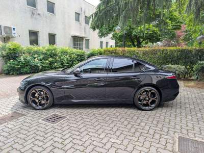 Alfa Romeo Giulia 2.0 t Intensa Q4 280cv auto Nero usata Cairate