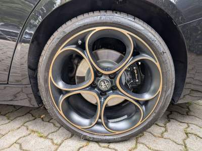 Alfa Romeo Giulia 2.0 t Intensa Q4 280cv auto Nero usata Cairate