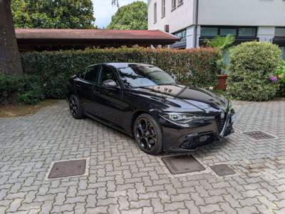 Alfa Romeo Giulia 2.0 t Intensa Q4 280cv auto Nero usata Cairate