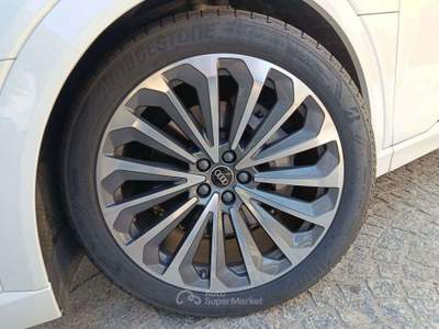 Audi e-tron S Line Edition 55 Bianco usata Novara