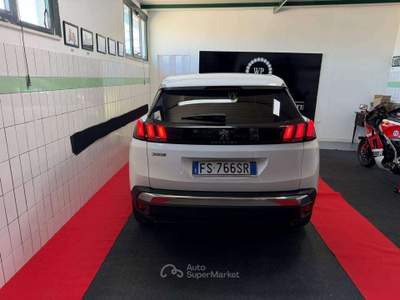 Peugeot 3008 3008 II 2018 1.5 bluehdi Allure s Bianco usata Eboli