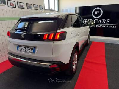 Peugeot 3008 3008 II 2018 1.5 bluehdi Allure s Bianco usata Eboli