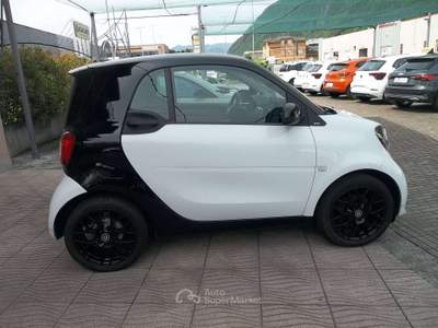 Smart ForTwo PREZZOVERO1.0 Brabus Style 71cv Bianco usata Rogno