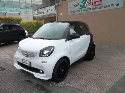 Smart ForTwo PREZZOVERO1.0 Brabus Style 71cv Bianco usata Rogno