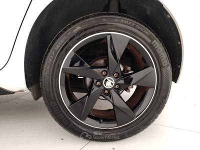 Skoda Kamiq 1.0 G-TEC 66KW MONTECARLO Bianco usata Massa