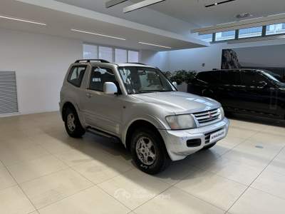 Mitsubishi Pajero Pajero 3p 3.2 tdi 16v di-d GLS SWB (121kw) Grigio usata Forlì