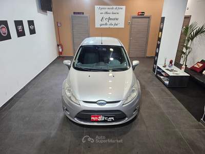 Ford Fiesta GPL 5 porte - Titanium Grigio usata Qualiano
