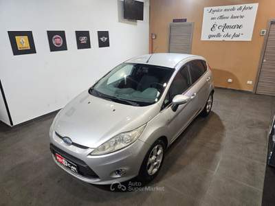 Ford Fiesta GPL 5 porte - Titanium Grigio usata Qualiano