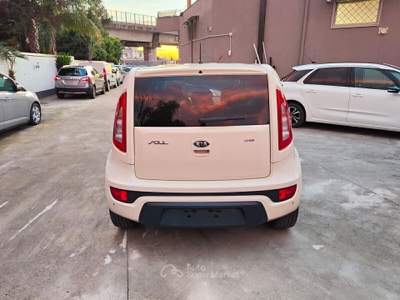 Kia Soul 128cv Cool Beige usata Qualiano