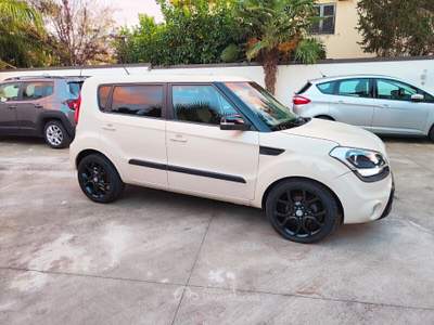 Kia Soul 128cv Cool Beige usata Qualiano