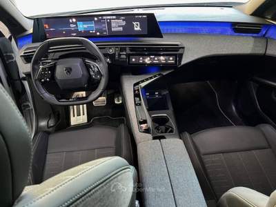 Peugeot 5008 Hybrid 145 e-DCS6 GT Bianco usata Sarzana