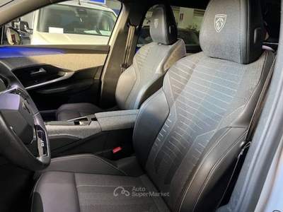 Peugeot 5008 Hybrid 145 e-DCS6 GT Bianco usata Sarzana
