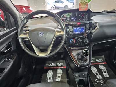 Lancia Ypsilon 1.2 69cv Ecochic GPL Gold Rosso usata Qualiano